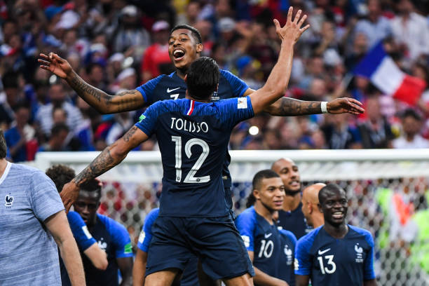 采取高压逼 采取高压逼