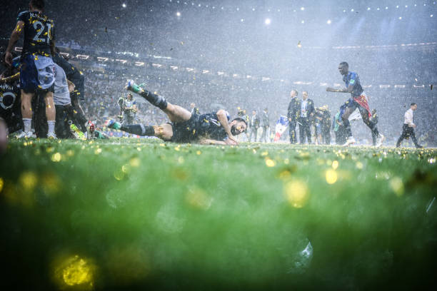 我们与其他 我们与其他