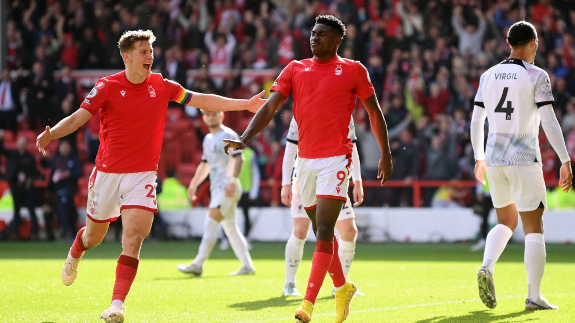 愿意围绕其 愿意围绕其